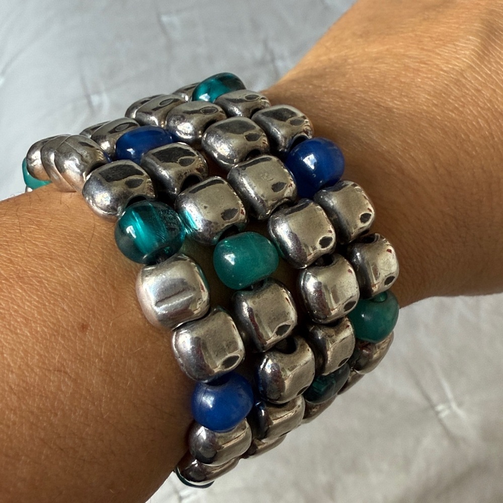 UNO de 50 Silver Beaded Bracelet with Blue and Green Accents and leather. - Picture 11 of 12